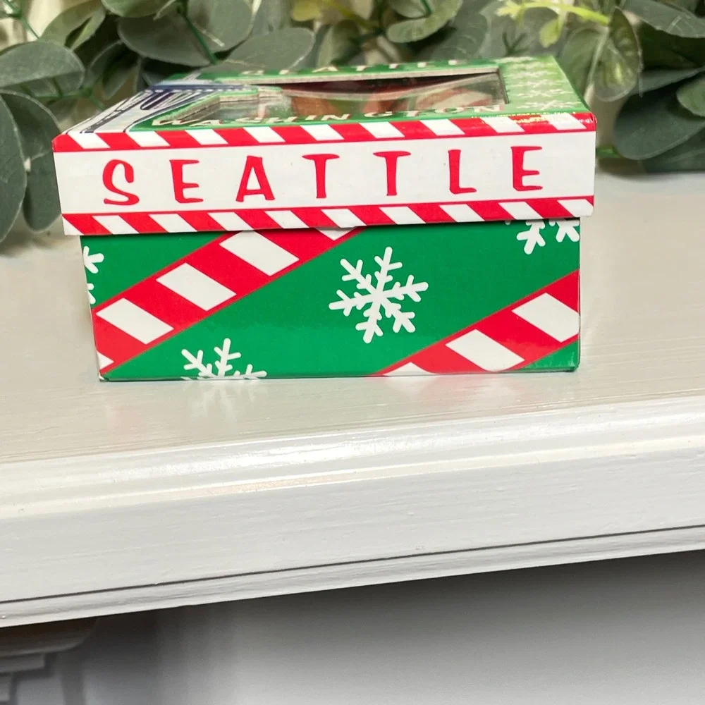 Seattle‎ Washington Space Needle Christmas 4 Ornament Set Holiday Gift Box